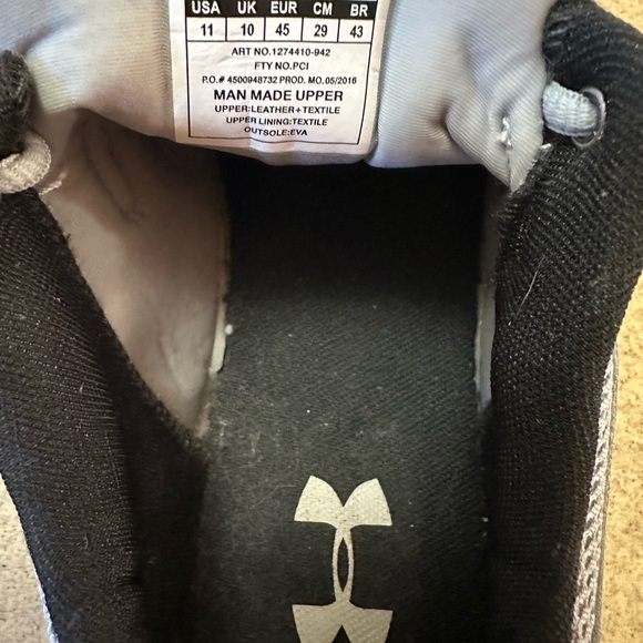 Men’s Under Armour runners. New - Picture 4 of 4